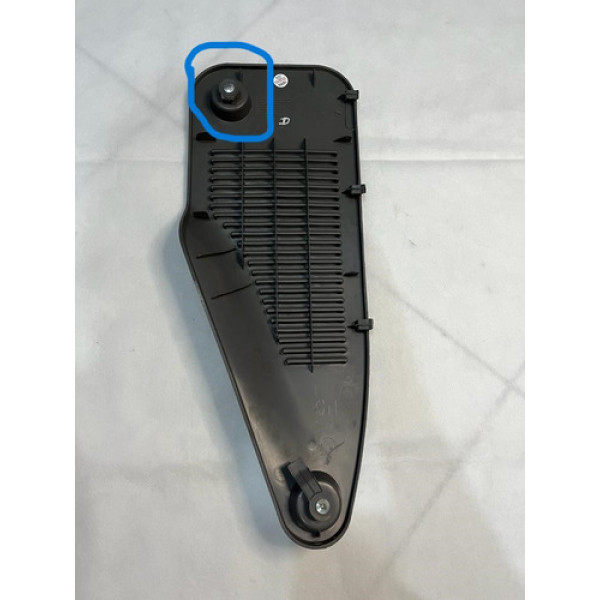 Moldura Tampa Interna Caixa Roda Tras Direita Zafira Detalhe