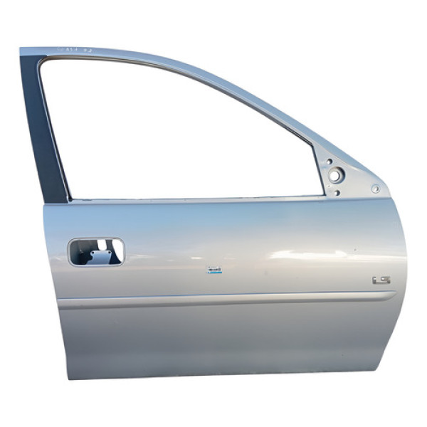 Porta Dianteira Direita Corsa Classic Ls 2011 A 2016 Prata Dianteira Direito Prata