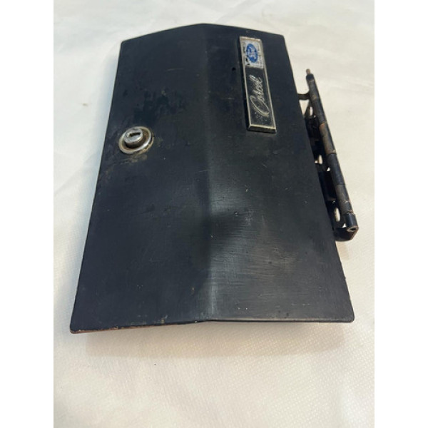 Tampa Porta Luva Corcel 1 Belina 1 Detalhes Amassada